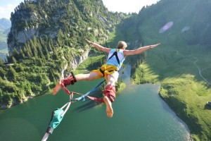 澳客体育-田径世锦赛惊天一战！23岁新星打破尘封15年世界纪录